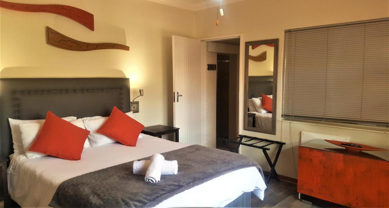 Premiere Guesthouse Bloemfontein Exterior photo
